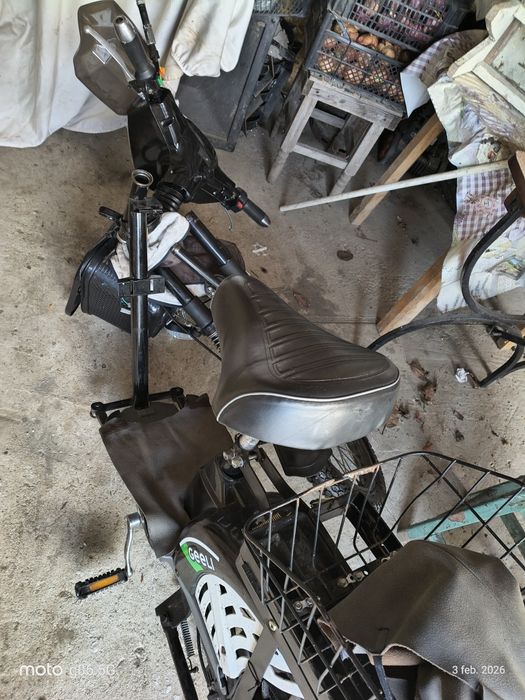 Vînd GEELE UTIL2 Bicicletă tip scuter piese