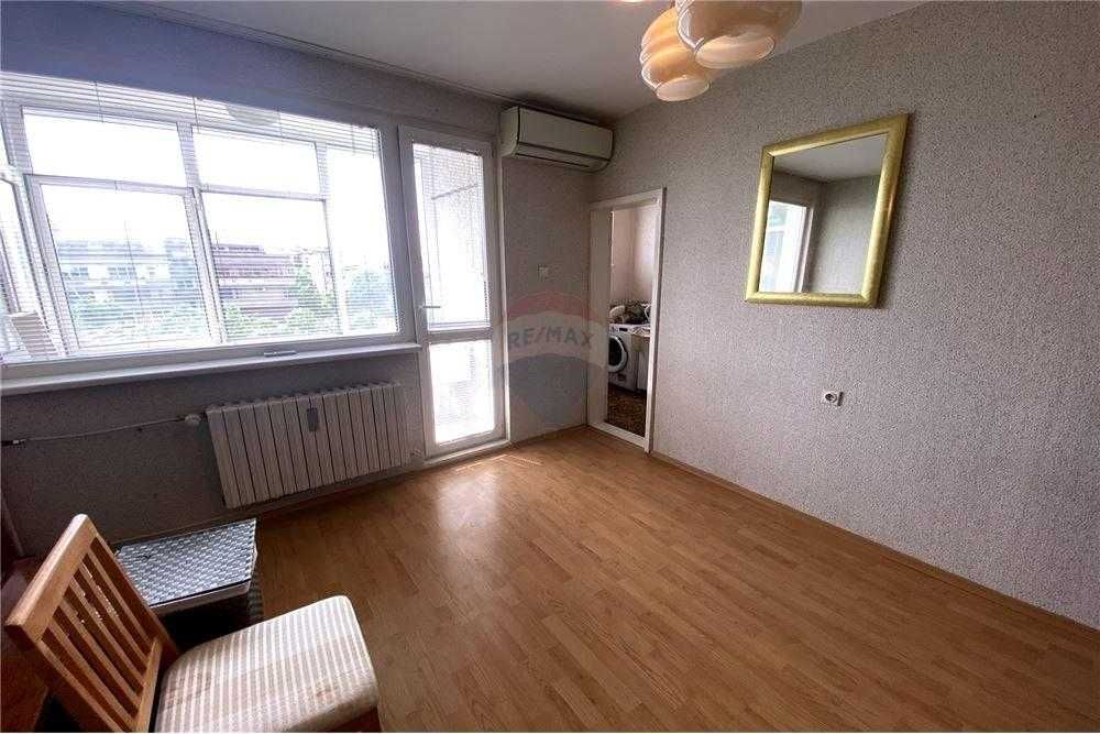 Продава се Двустаен апартамент в Разград, Възраждане - 55 кв.м за 1159 €/кв.м - Снимка #4