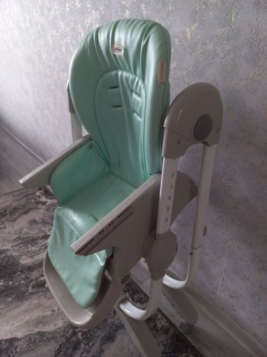 Продам стульчик для кормления.