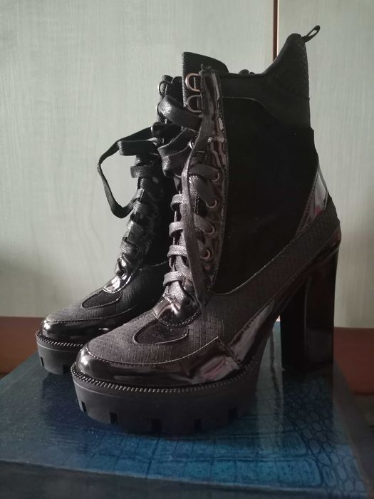 Дамски зимни боти, високи на ток 37 номер