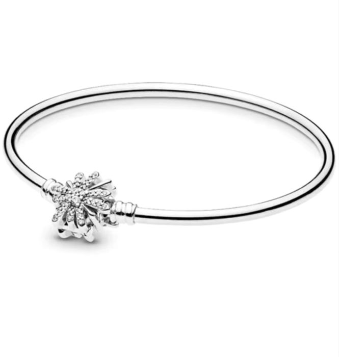 Продаю роскошный серебряный браслет-бэнгл Pandora