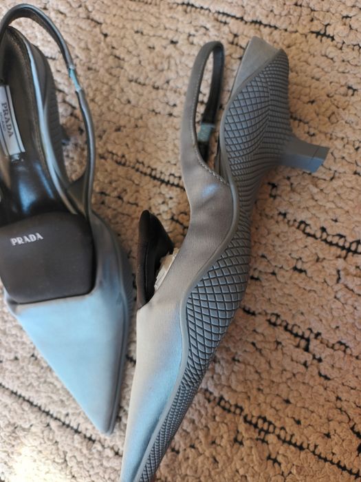 Prada сандали сатен
