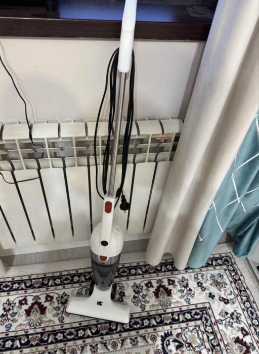 Продам Пылесос белый