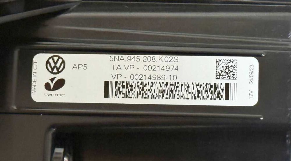 Нов оригинален външен десен стоп VW Tiguan IQ Light 5NA945208K