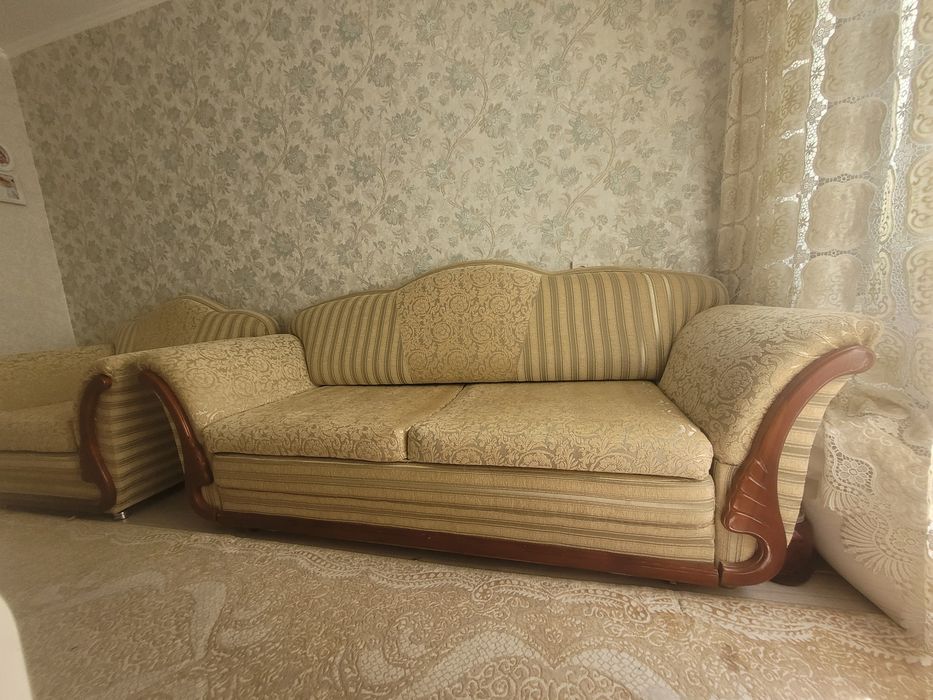 Продам диван с креслом