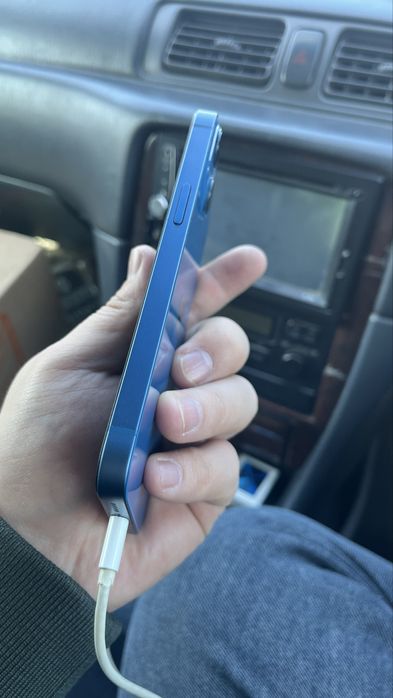 Продам айфон 13 256 гб