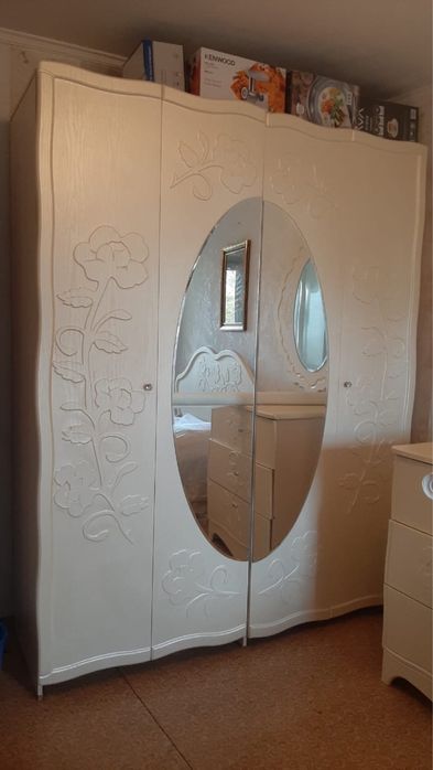 Спальный гарнитур