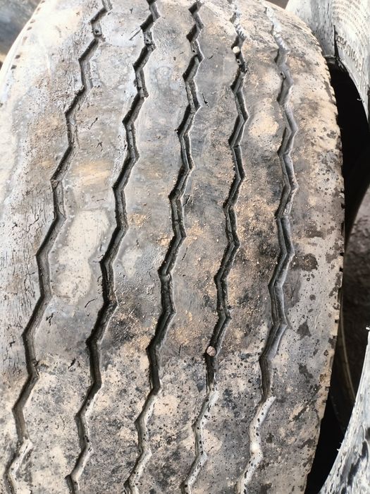 Продам шины размер  385.   65    22.5