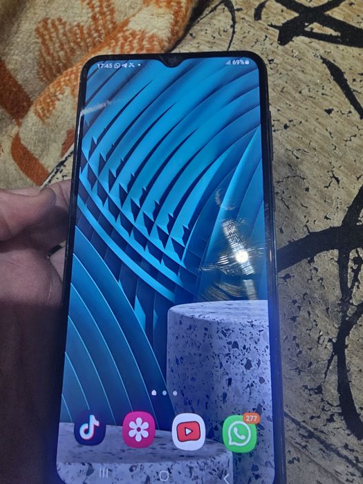 Samsung A04  64 гб