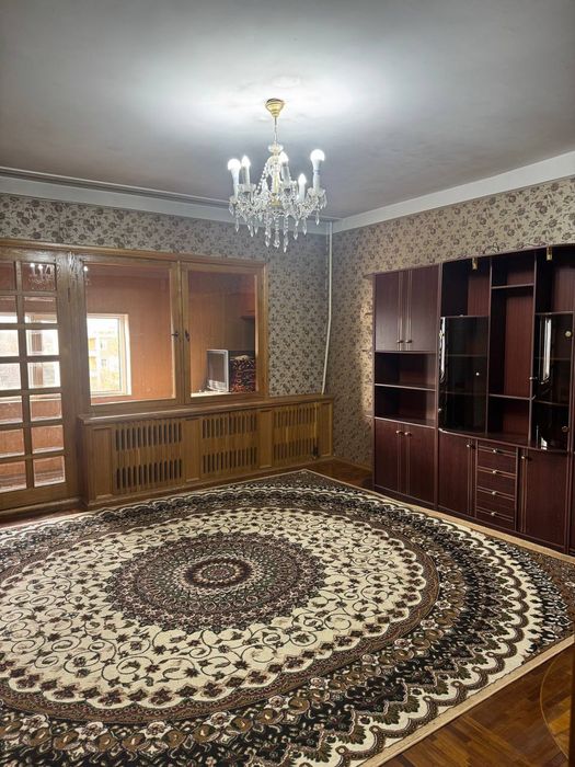 Юнусабад-13 МЕТРО 2 х комнатная квартира с обстановкой, семейным