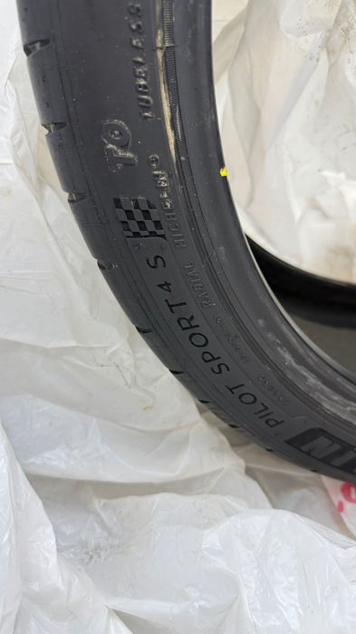 2бр Michelin Pilot Sport 4S 235/35/20
