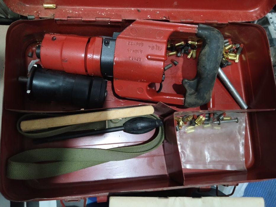 Продам пистолет монтажный