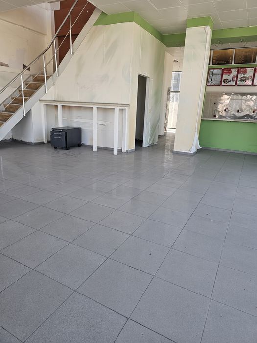Vand  spatiu comercial sau depozitare