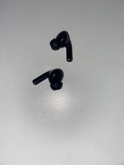 Casti negre cu bluetooth