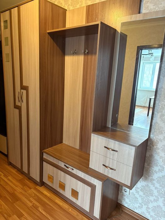Продам прихожую бу