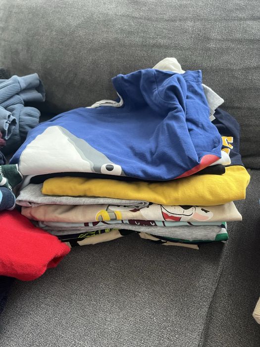 Lot haine baiat, varsta 5 - 6 ani, cele mai multe haine sunt h&m