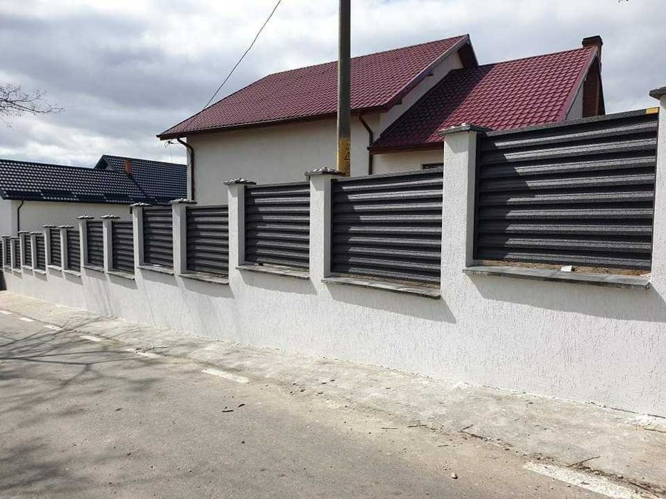 Garduri si porti de diferite modele si dimensiuni (sipca metalica, panou stil jaluzele, tabla cutata, plasa bordurata, BCA sau beton si alte modele)