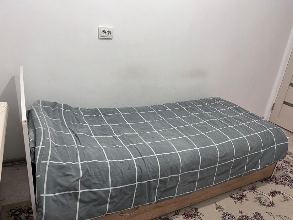 Продам кровать нормальное состояние