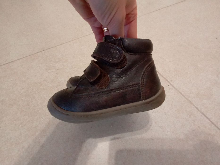 Ghete piele naturala Lasocki mar 20 si 21