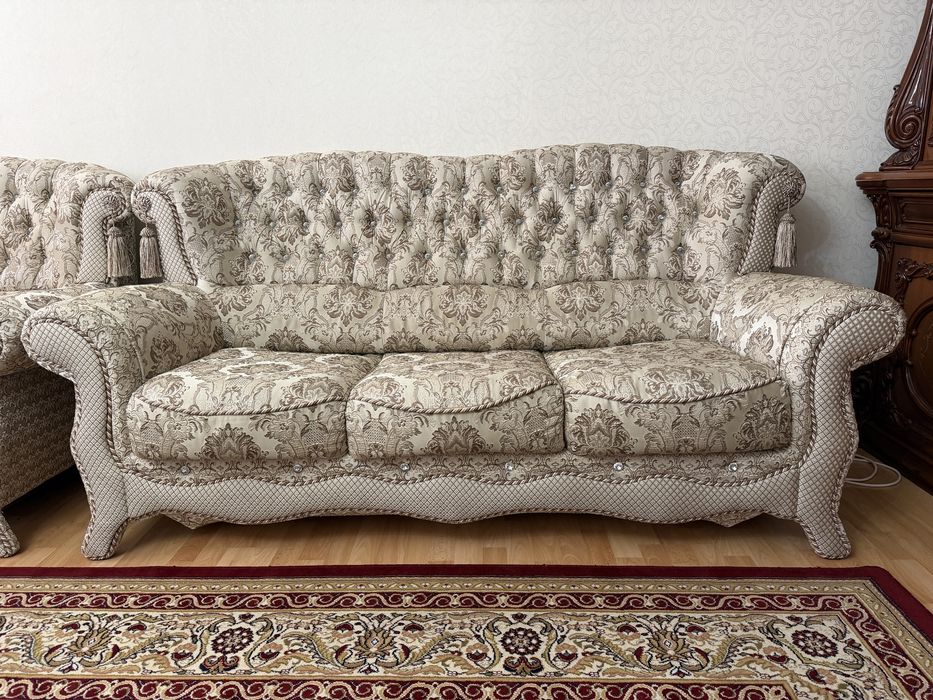 Продам диваны 3+2