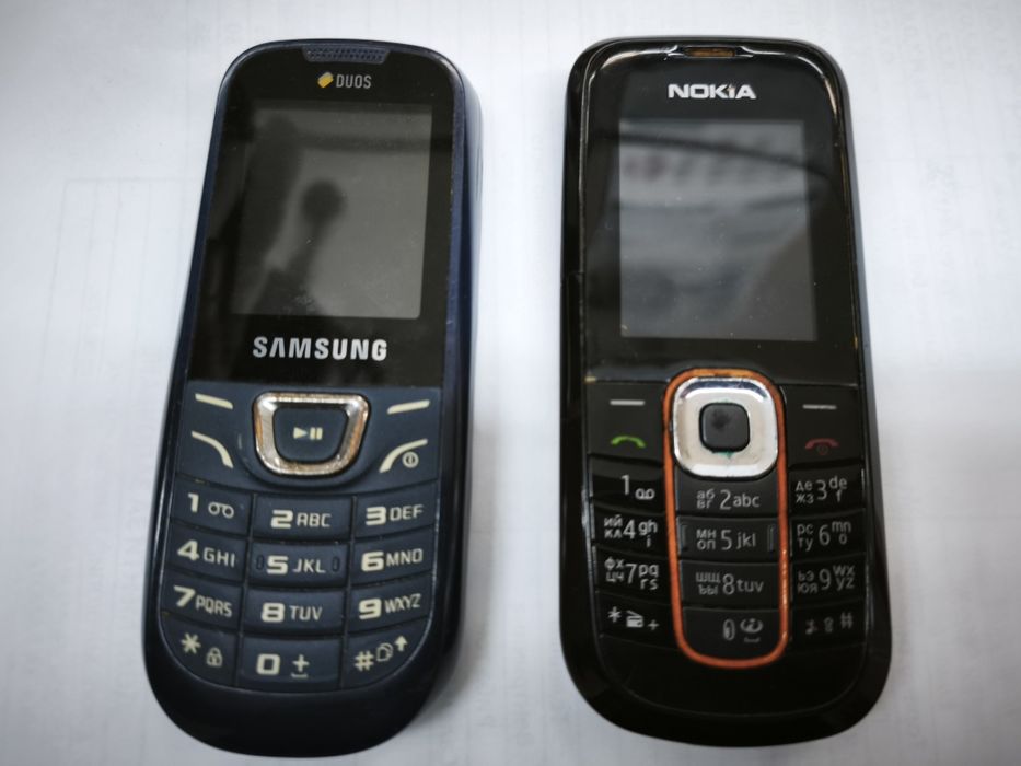 Продавам стари телефони 15евро/бр.