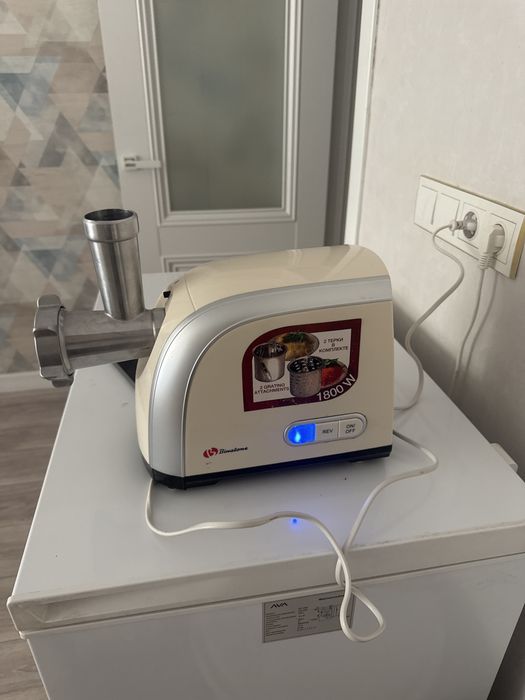 Мясорубка BINATONE