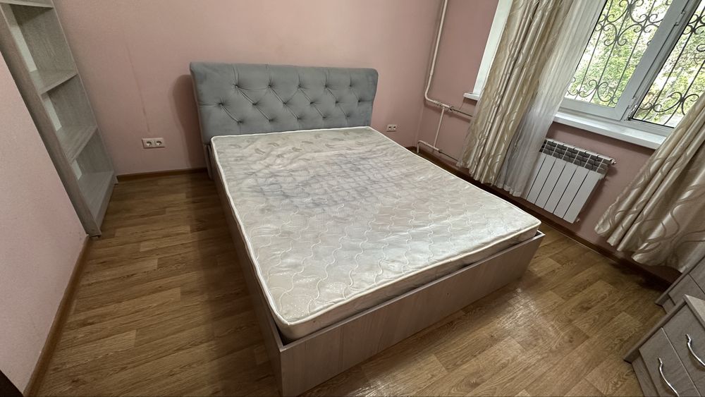 Спальная кровать