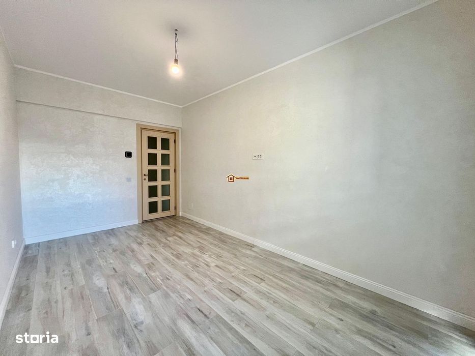 De închiriat | 2 camere | Royal Town | Liber | Etaj 4