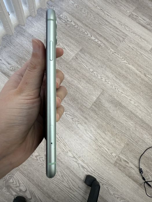iPhone 11- 64 ГБ