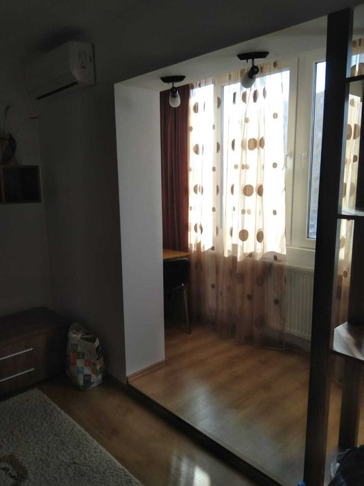 Apartament de vanzare, 2 camere, decomandat, utilat si mobilat