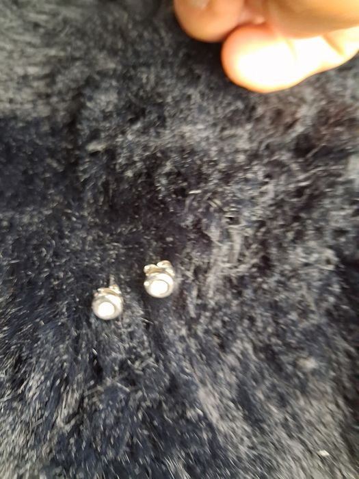 Cercei din aur de 18 carate, decorati cu diamante naturale