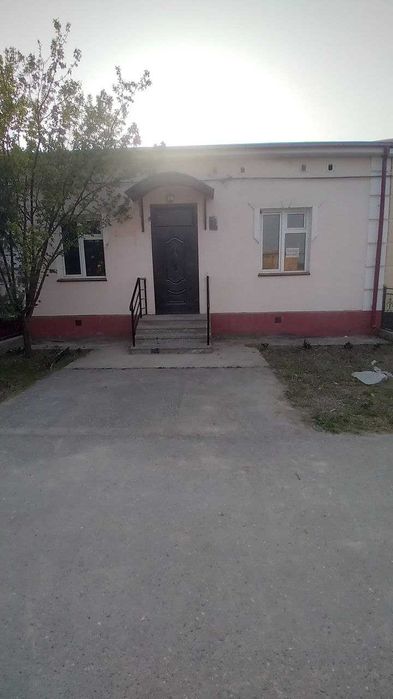 Guliston sh, Oktyabr namunali 2 sotixli uy, 4 xona