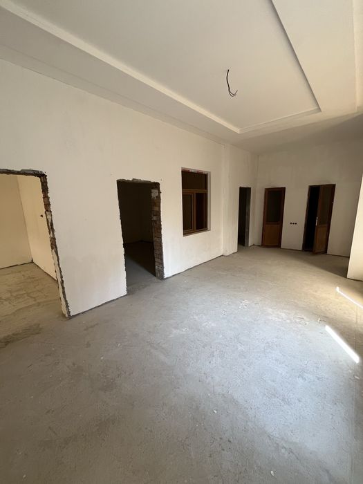 Nazarbek, Turkiston mahallasida uy sotiladi