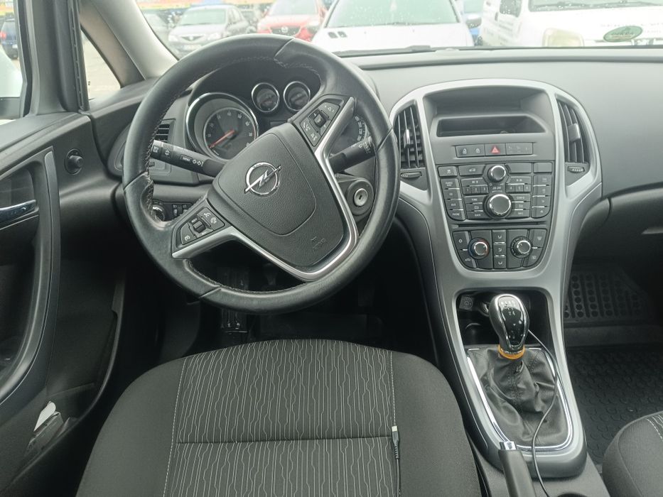 Opel Astra j 2018/1.6 benzina+gaz/Euro 6