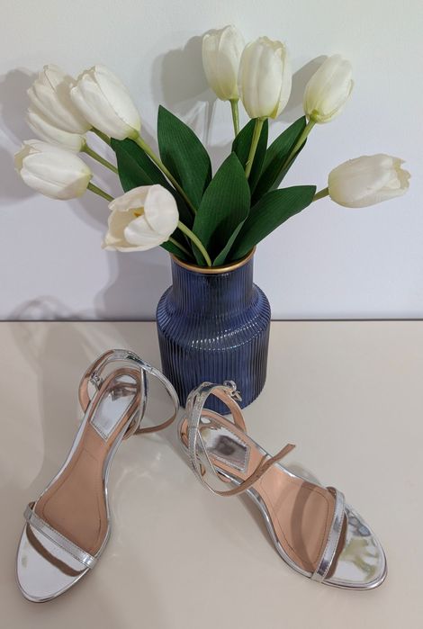 Sandale argintii cu toc subțire, Stradivarius