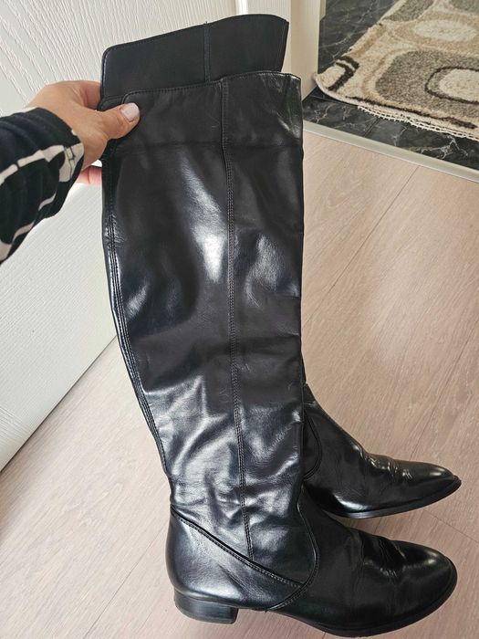 Дамски ботуши над коляното