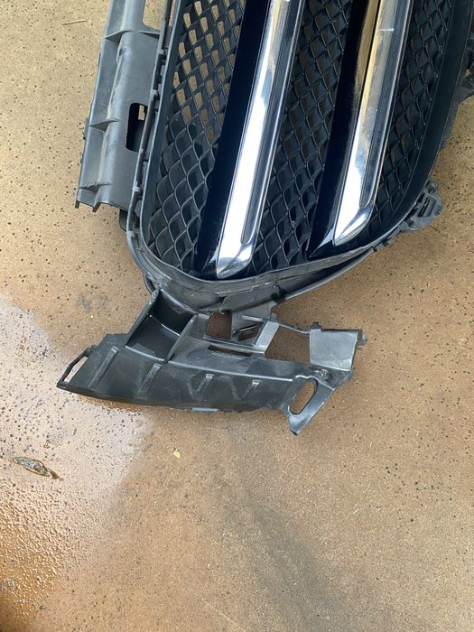 Оригинална предна решетка с емблема за Mercedes-Benz E Class W213