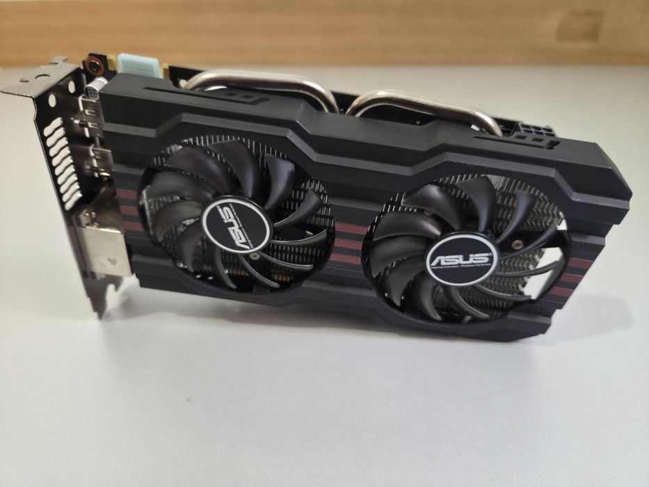 Placă video ASUS GeForce GTX 660 DirectCU II OC 2GB GDDR5 – HDMI / DP / 2x DVI