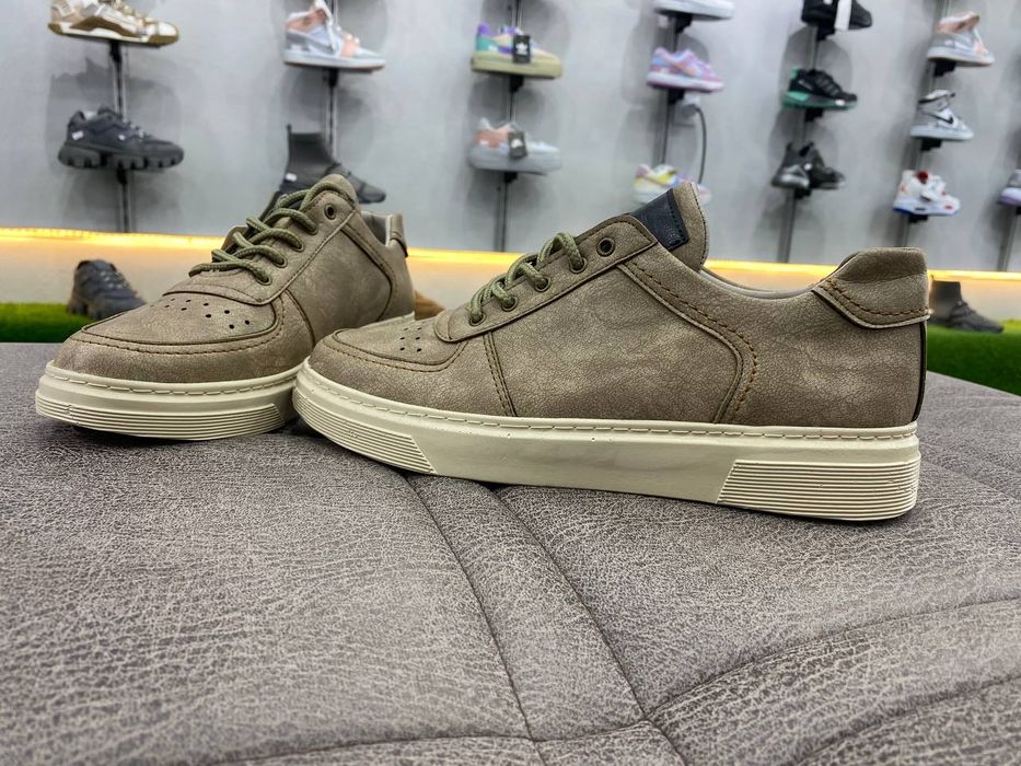 Кожаные мужские обуви кроссовки