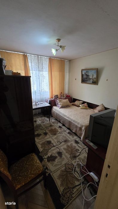 Vand ap cu 2 camere parter Scoala 5