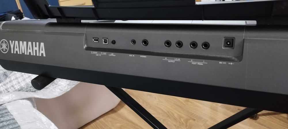 ORGA Yamaha PSR-S670 + Suport + Husă originală+ ritmuri