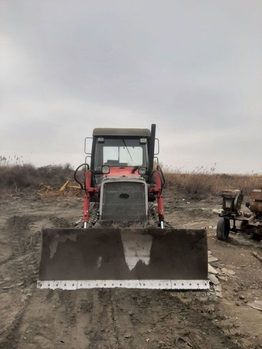 Продаётся бульдозер Юто