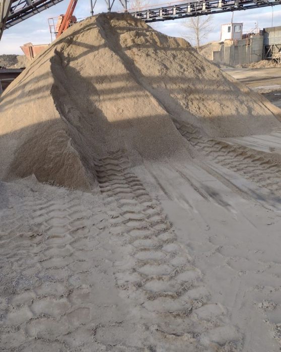 Agregate - Nisip / Balast / Pământ Negru / Piatra Drum 120 mc - Buldo