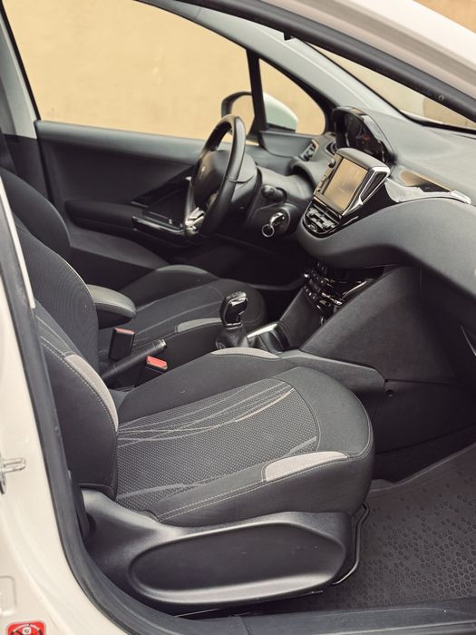 Peugeot 208 2014 unic proprietar