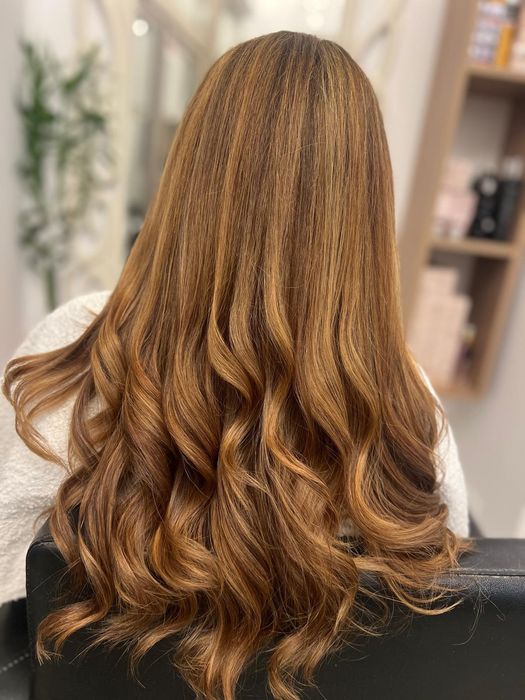 Tuns, vopsit și coafat