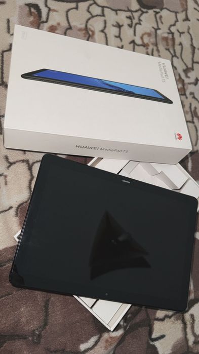 Tabletă Huawei + husă + încărcător original