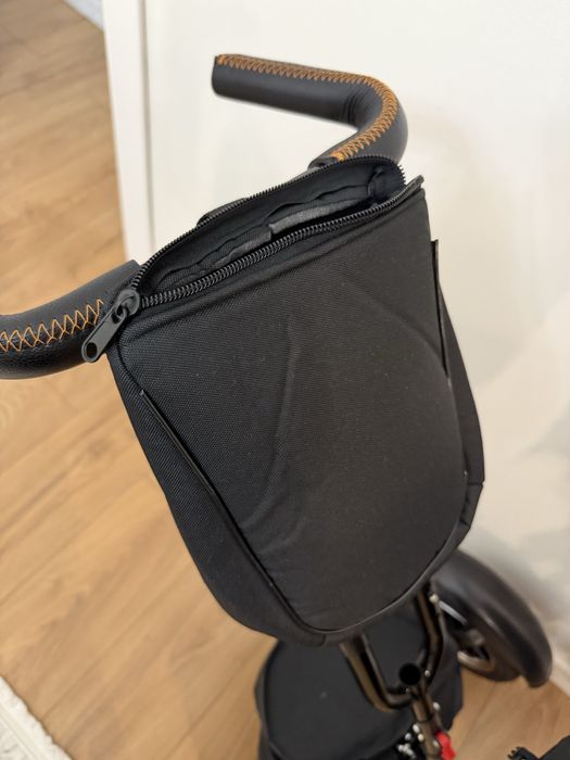 Продам велик коляску новая