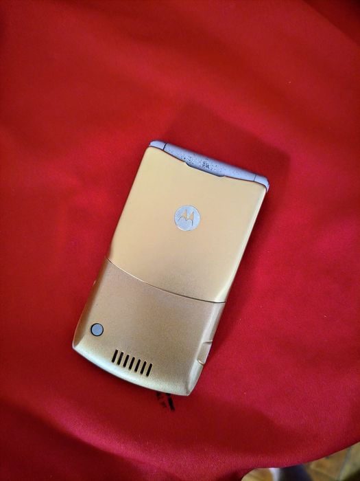 Motorola RAZR V3  ( liber de rețea)