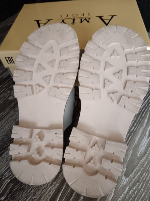 Шлепки из натуральной  кожи