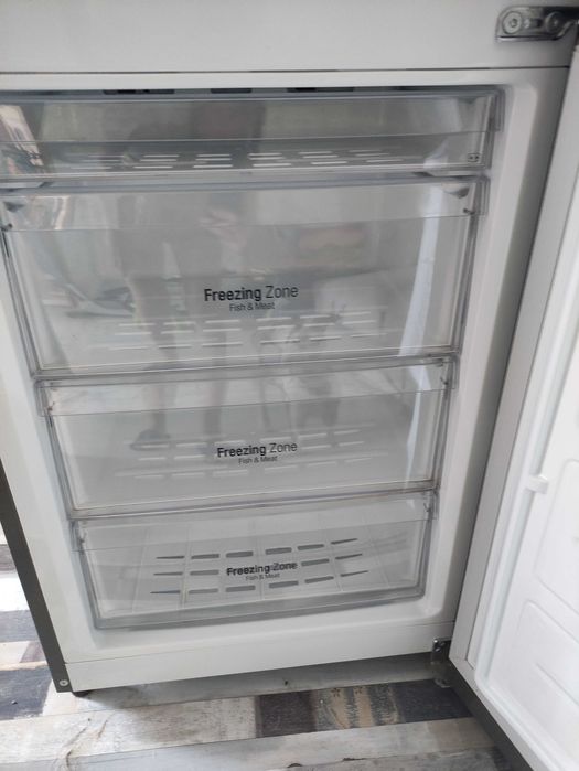 Продам холодильник LG требует ремонта